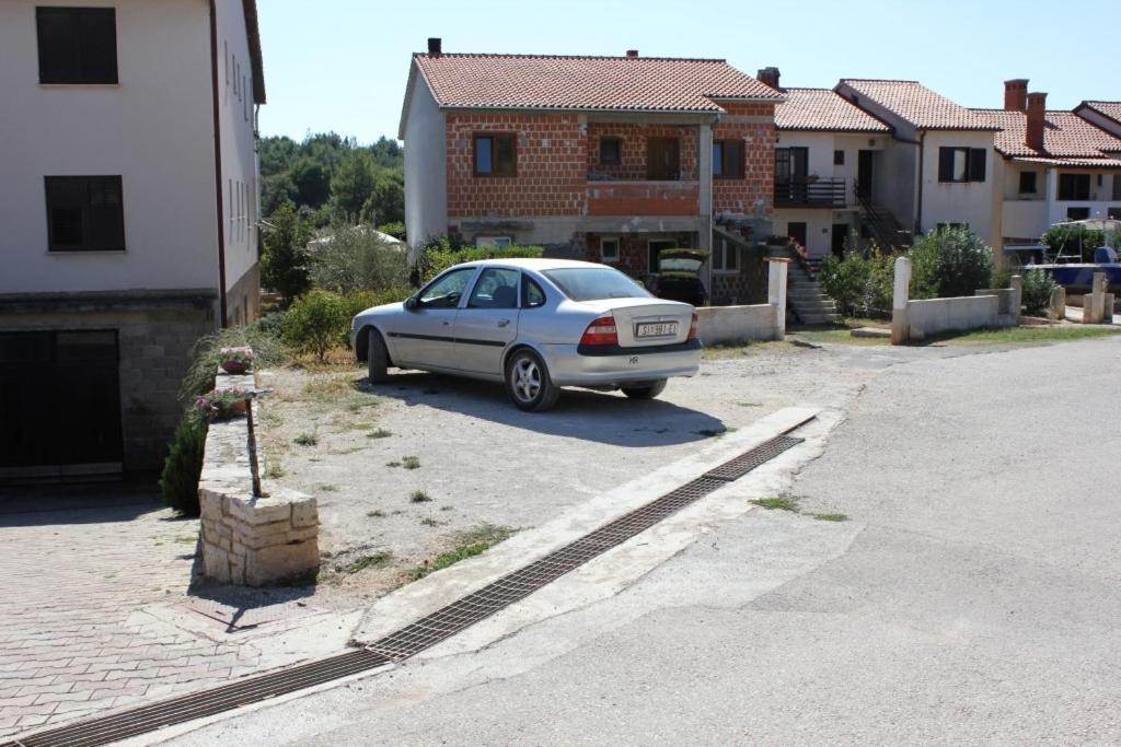 With A Parking Space - 7203 *